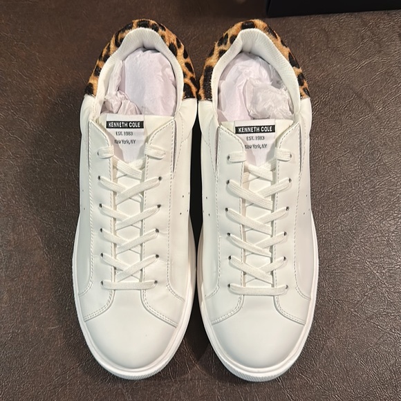 Kenneth Cole Sneakers - Size 10 - Picture 2 of 3